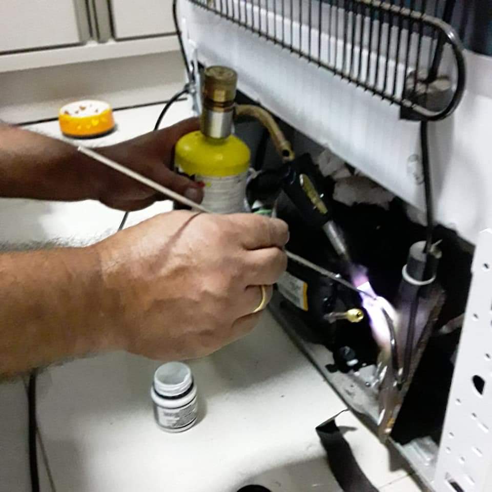 Troca de compressor de geladeira